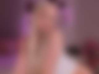 elara-vee's Live Sex Cam Show