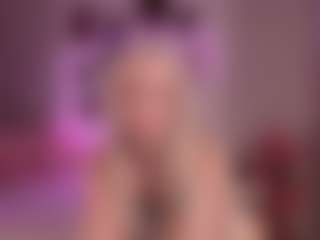 elara-vee's Live Sex Cam Show
