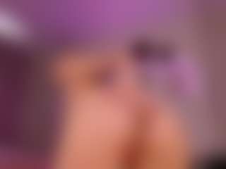 elara-vee's Live Sex Cam Show