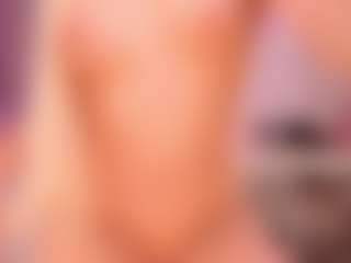 Live cam show with elara-vee - Teen (18+) on StripNow