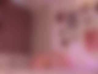Live cam show with elara-vee - Petite Teen (18+) on eurowanks.com
