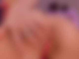 Live cam show with elara-vee - Petite Teen (18+) on dropp.cam
