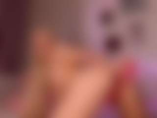 elara-vee's Live Sex Cam Show