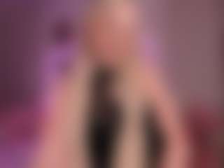 elara-vee's Live Sex Cam Show