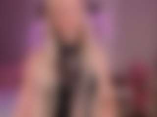 elara-vee's Live Sex Cam Show