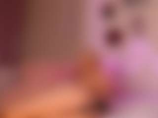 elara-vee's Live Sex Cam Show