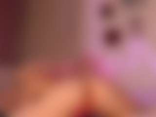 elara-vee's Live Sex Cam Show