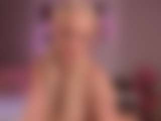 elara-vee's Live Sex Cam Show
