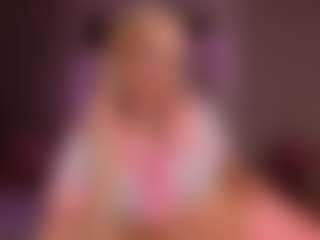 Live cam show with elara-vee - Sexy on Camsoda