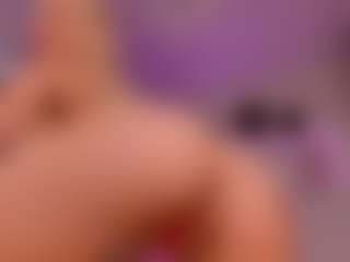 elara-vee's Live Sex Cam Show