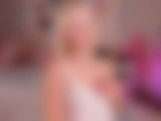 elara-vee's Live Sex Cam Show