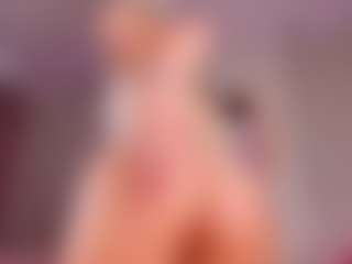 elara-vee's Live Sex Cam Show