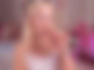 elara-vee's Live Sex Cam Show