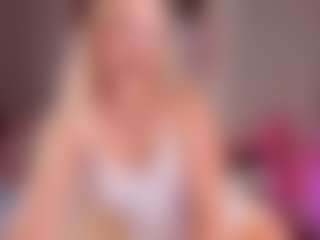 elara-vee's Live Sex Cam Show