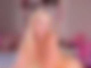 elara-vee's Live Sex Cam Show