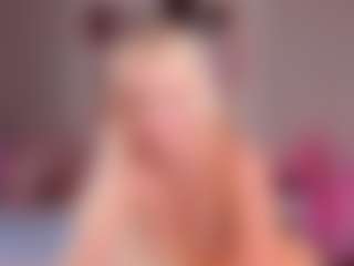 elara-vee's Live Sex Cam Show