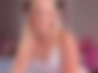 elara-vee's Live Sex Cam Show