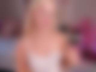 elara-vee's Live Sex Cam Show
