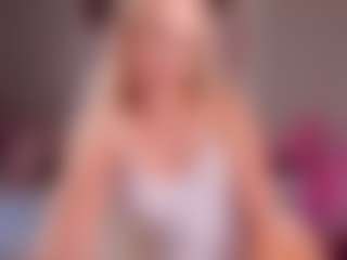 elara-vee's Live Sex Cam Show