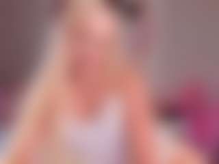 elara-vee's Live Sex Cam Show