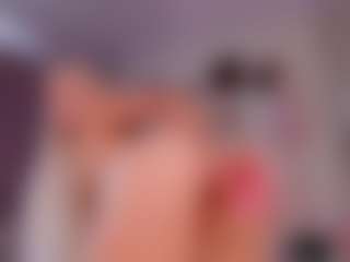 elara-vee's Live Sex Cam Show