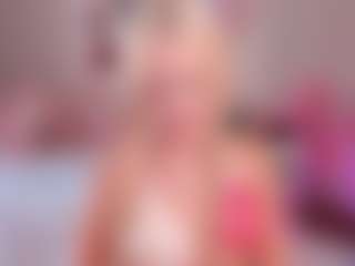 elara-vee's Live Sex Cam Show
