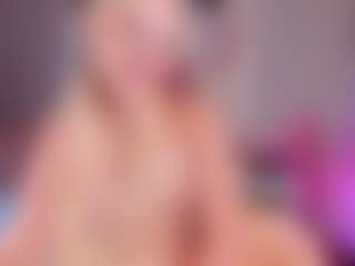 elara-vee's Live Sex Cam Show