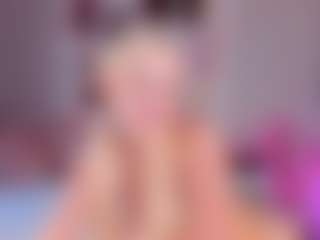 elara-vee's Live Sex Cam Show