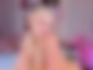 elara-vee's Live Sex Cam Show