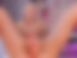 elara-vee's Live Sex Cam Show