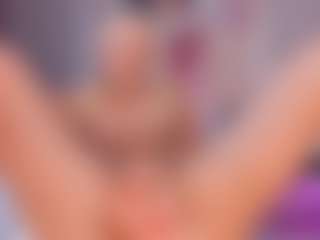 elara-vee's Live Sex Cam Show