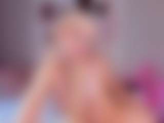 elara-vee's Live Sex Cam Show