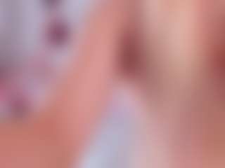 elara-vee's Live Sex Cam Show