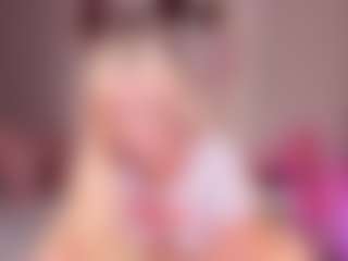 elara-vee's Live Sex Cam Show
