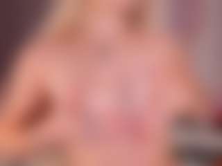 elara-vee's Live Sex Cam Show