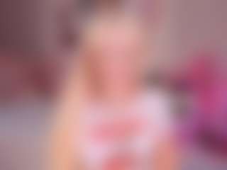 Live cam show with elara-vee - Blonde Hair Shaved Pussy on Camming Site