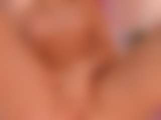 elara-vee's Live Sex Cam Show