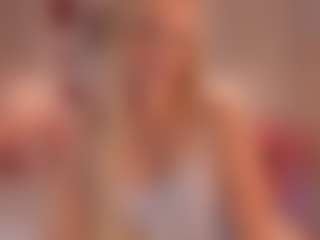 elara-vee's Live Sex Cam Show