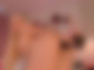 elara-vee's Live Sex Cam Show