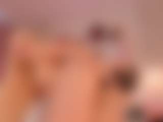 elara-vee's Live Sex Cam Show