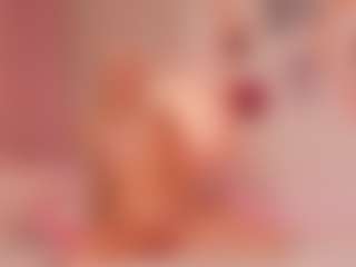 elara-vee's Live Sex Cam Show