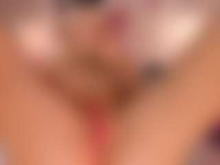 elara-vee's Live Sex Cam Show