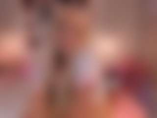 elara-vee's Live Sex Cam Show