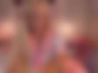 elara-vee's Live Sex Cam Show