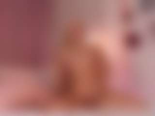 elara-vee's Live Sex Cam Show