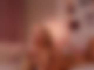 elara-vee's Live Sex Cam Show