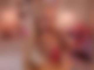 elara-vee's Live Sex Cam Show