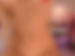 elara-vee's Live Sex Cam Show