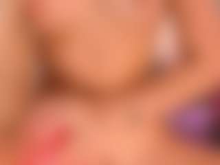 elara-vee's Live Sex Cam Show