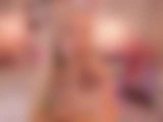 elara-vee's Live Sex Cam Show